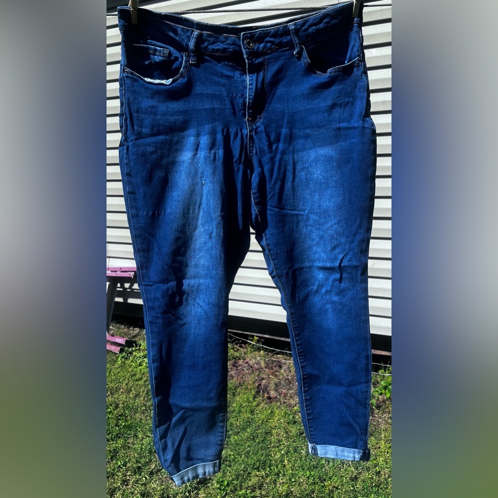 Women's Slim Fit Stretch Cuffed Blue Jeans